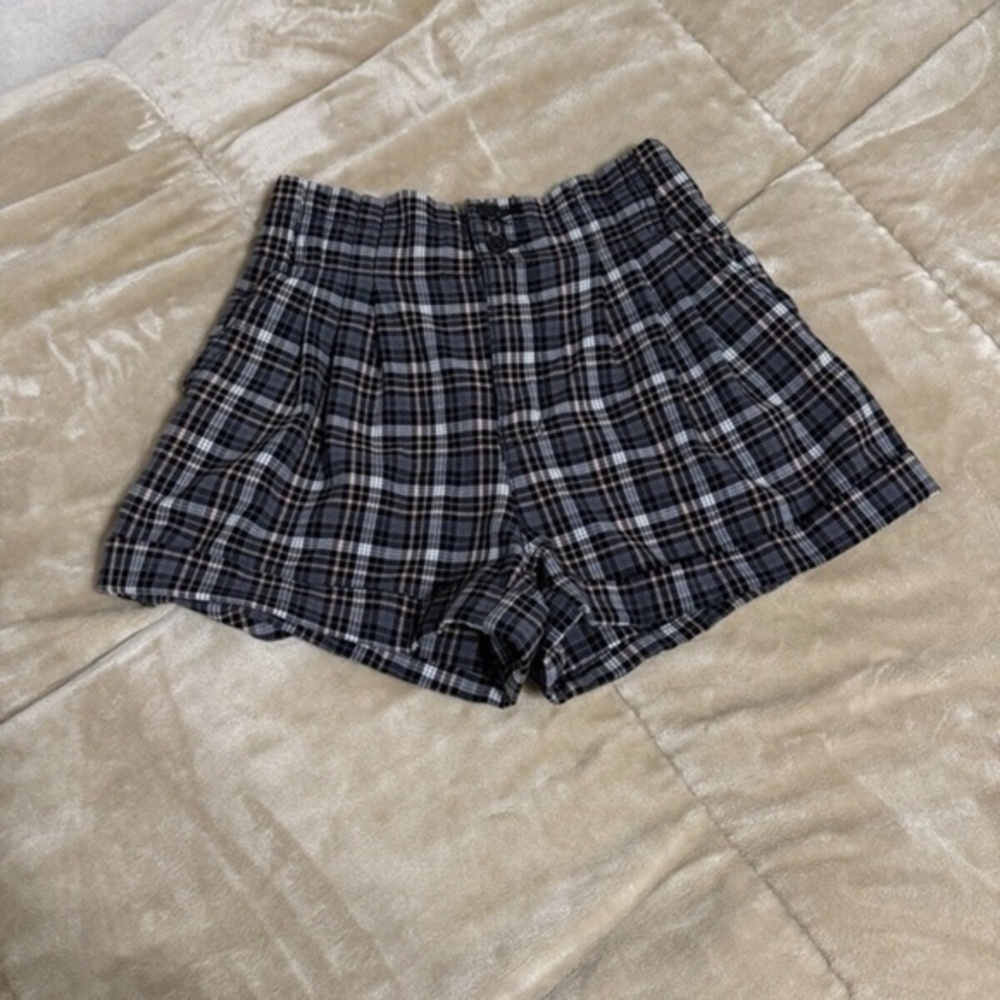 American Eagle Size 0 Multi-Color w/Plaid Print & Paperbag Waist Cuffed Shorts